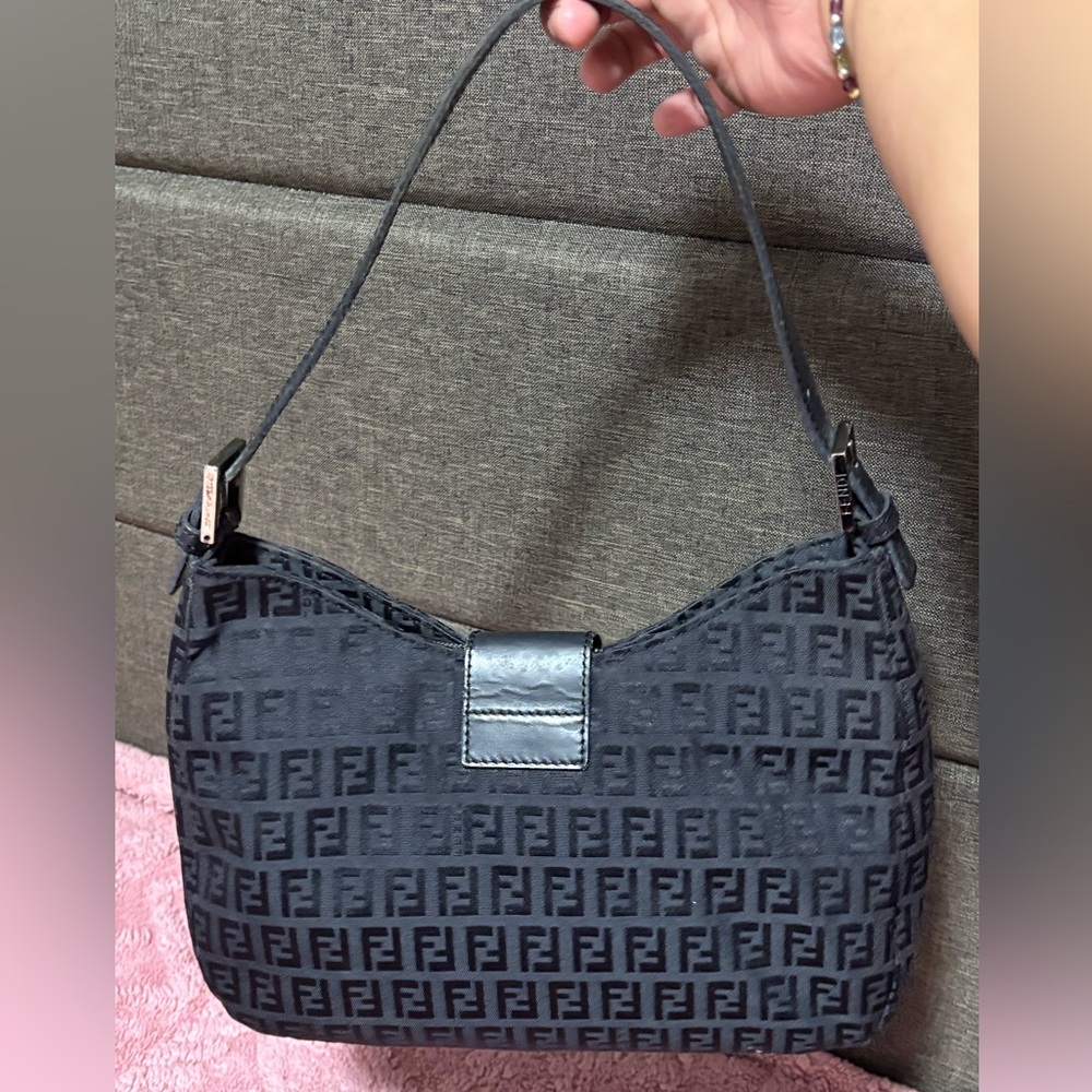 Fendi Black Monogram Shoulder Bag - Picture 2 of 15